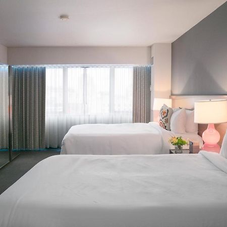 Hotel Murano Такома Екстер'єр фото A room at the hotel