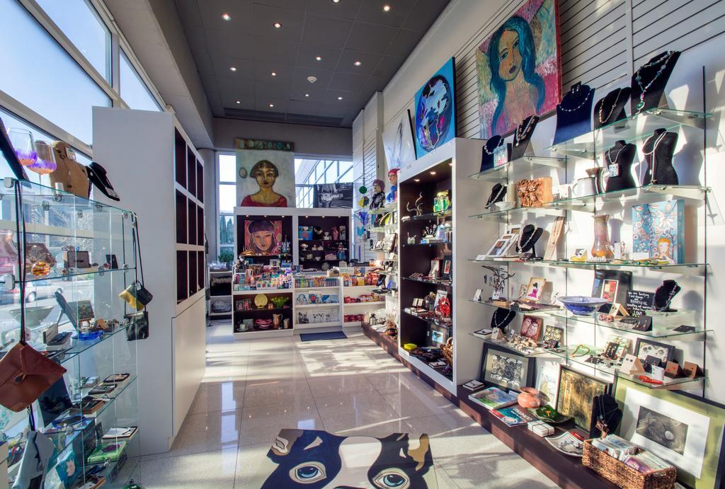 Hotel Murano Такома Екстер'єр фото A store in Madrid