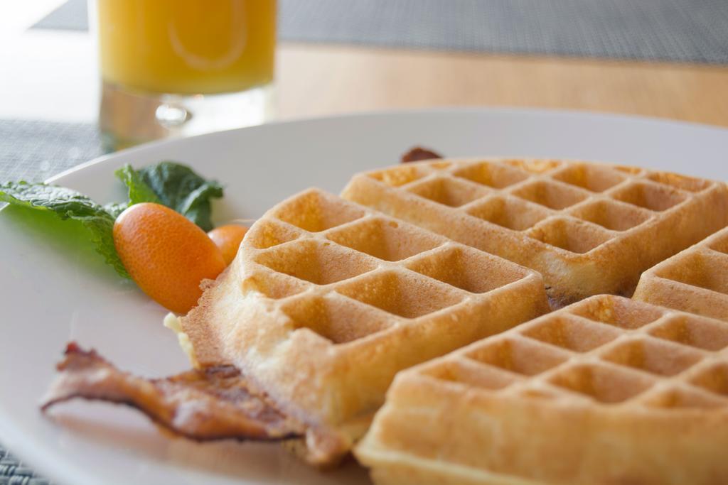 Hotel Murano Такома Екстер'єр фото A Belgian waffle