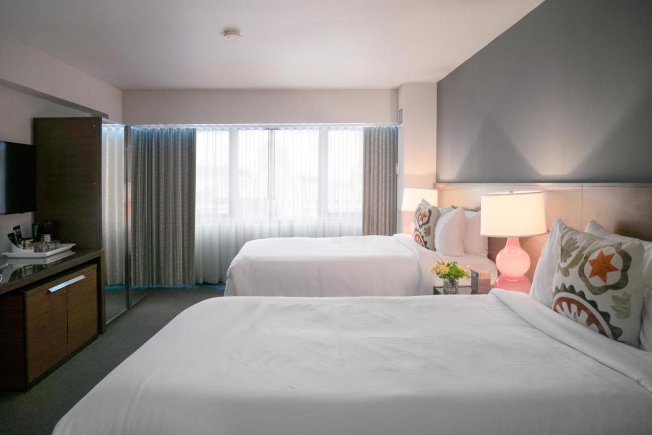 Hotel Murano Такома Екстер'єр фото A room at the hotel