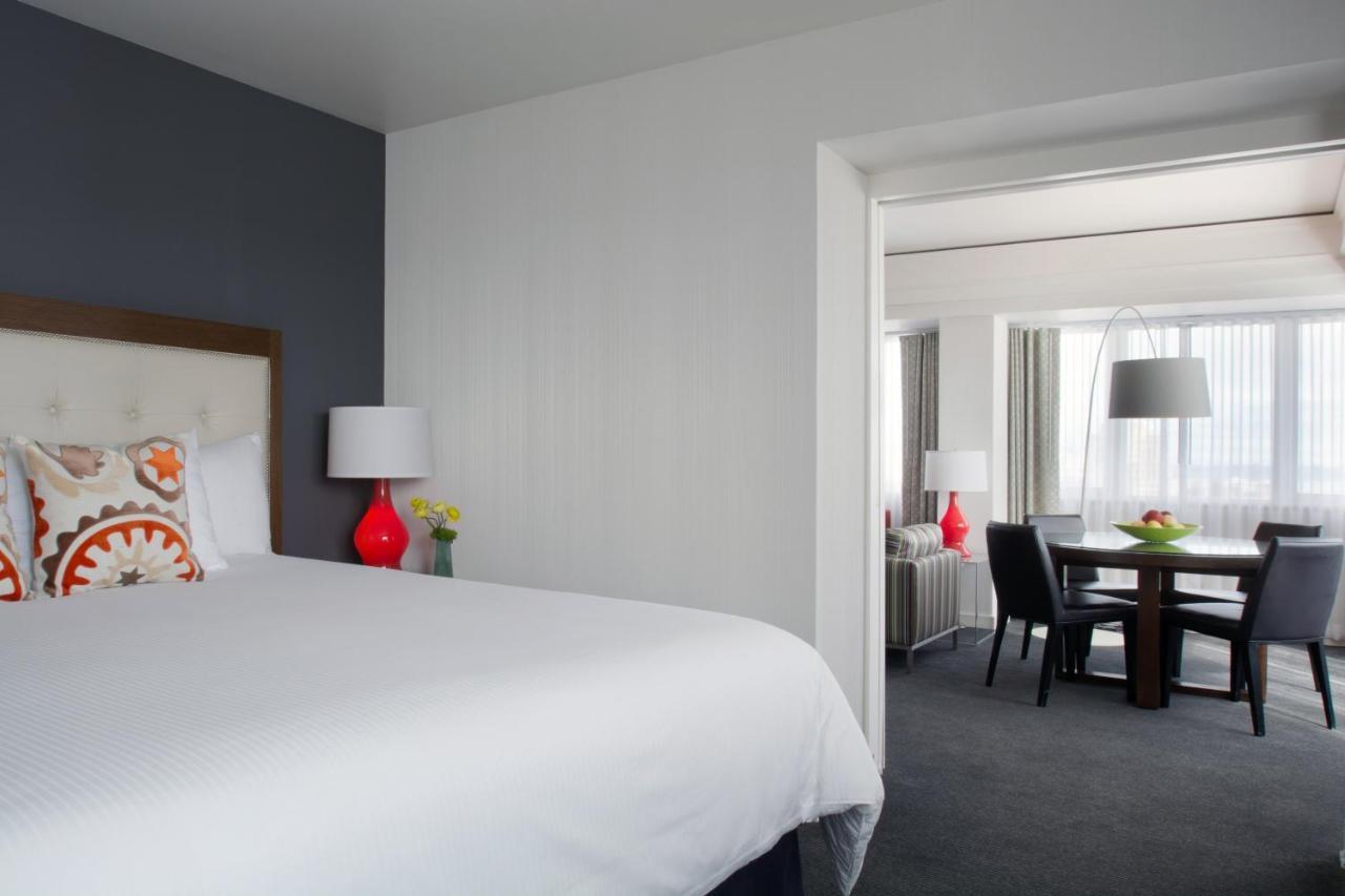 Hotel Murano Такома Екстер'єр фото A suite at the Hotel Commonwealth